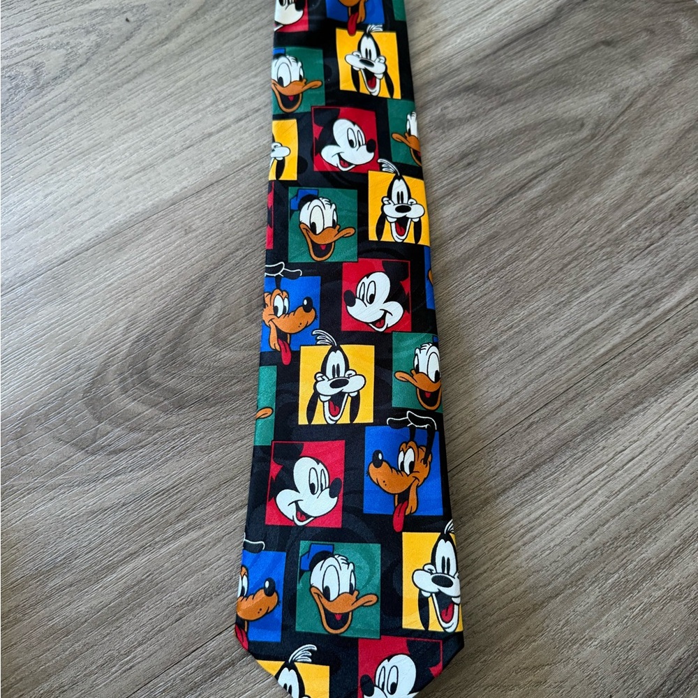 Disney Mickey Donald Duck Pluto Goofy Black and Red Cartoon Character Necktie
